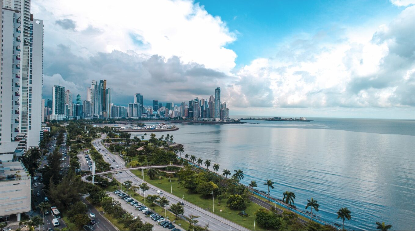 ¿Cuáles son las razones para invertir en el extranjero? Una mirada hacia el mercado inmobiliario de Panamá