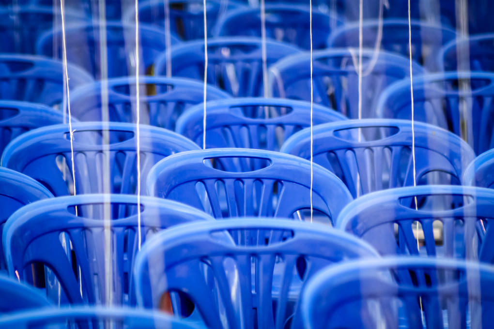 Tu guía para comprar sillas plásticas en República Dominicana fácilmente
